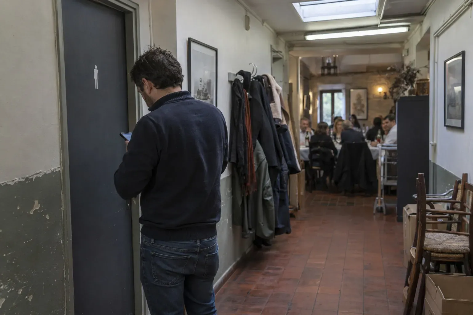 3 compétences sociales à ne jamais confier à l'IA : ce qu'un thérapeute observe chez ses patients anxieux