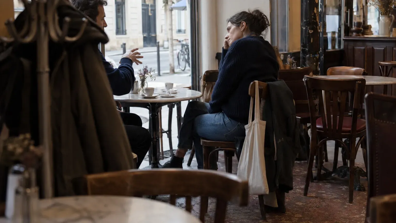Pourquoi certaines personnes nous épuisent sans rien faire de mal : ce que la recherche en psychologie explique